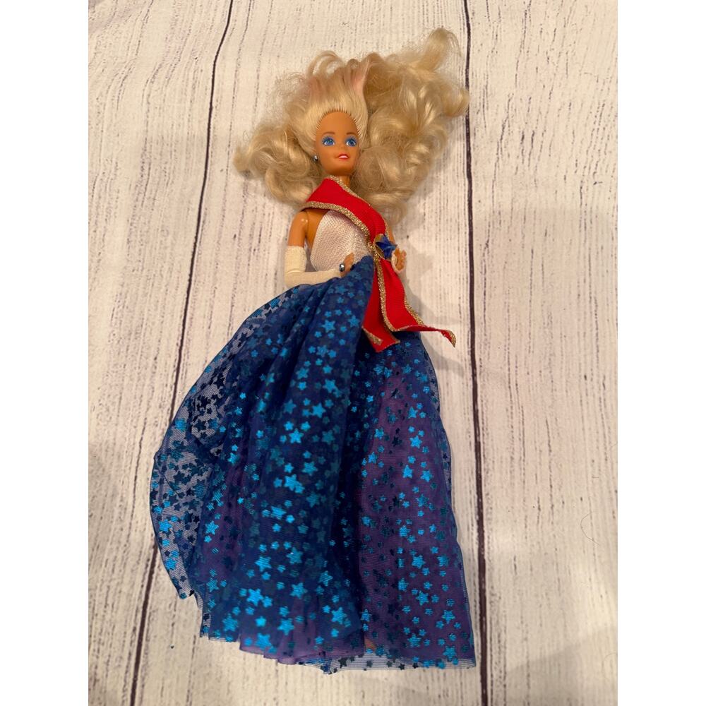 Barbie 1989 Vintage Special Edition UNICEF doll